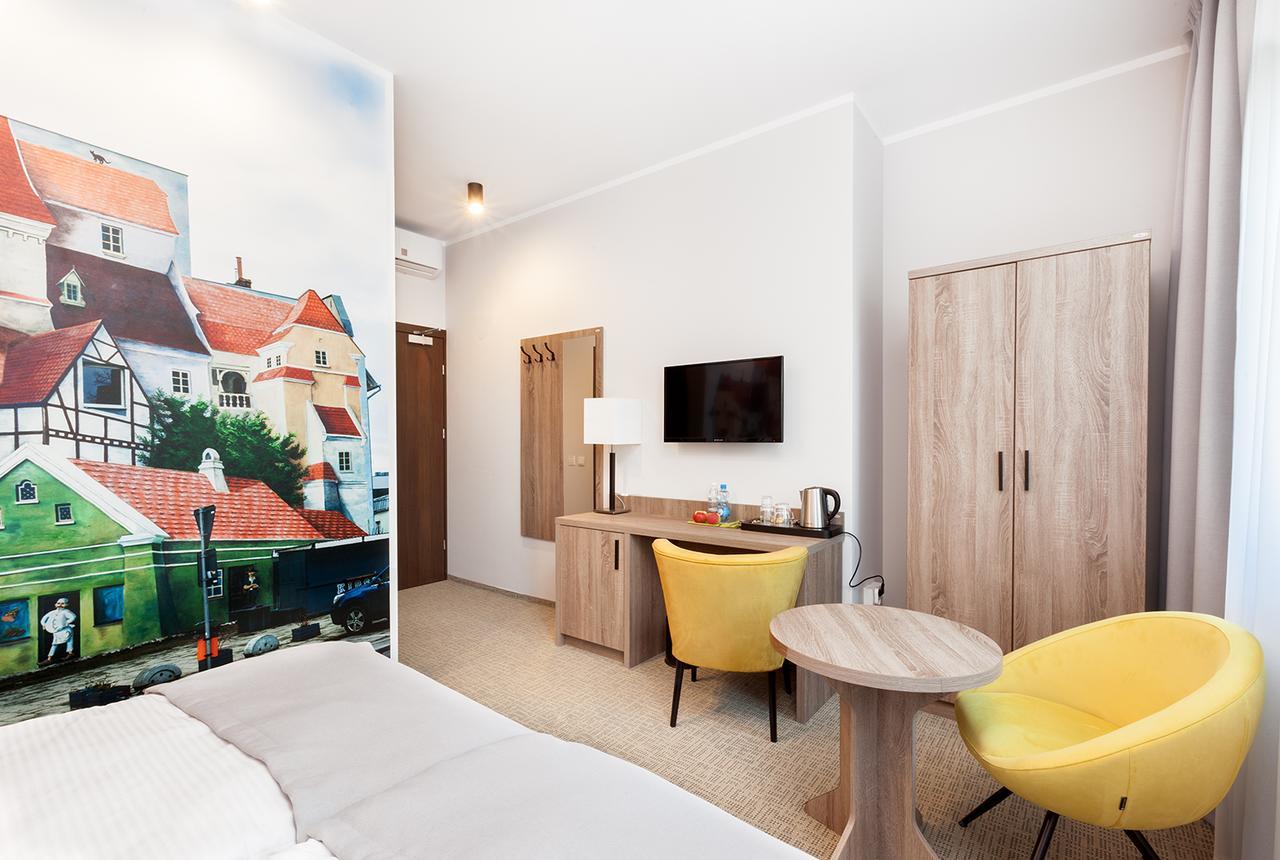 Meet Poznan Hotel Exterior photo